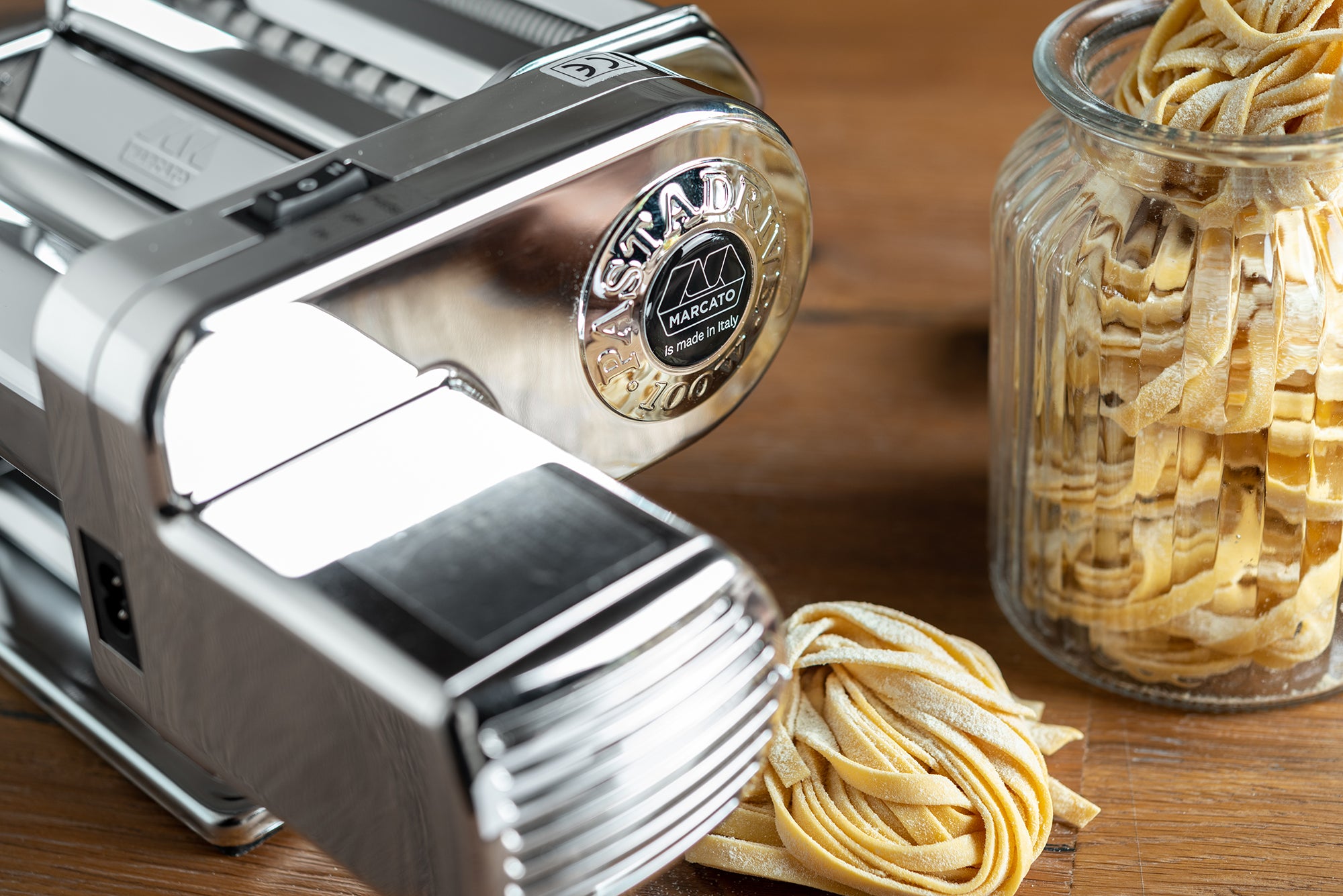 Marcato Atlas 150 Classic Pasta Maker with 2 Ravioli Stamps