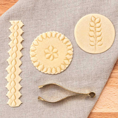 Curved plain Tip Brass Sardinian Pasta & Pastry Crimper