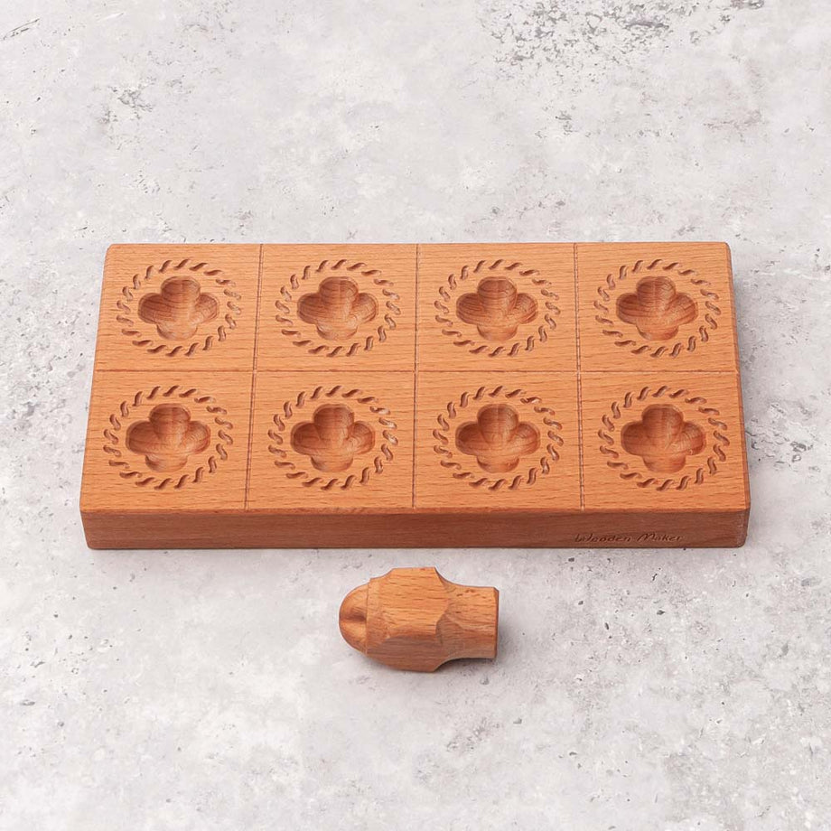 https://www.italiancookshop.com/cdn/shop/products/italian-wooden-ravioli-tray-mould-clover-1_460x@2x.jpg?v=1677257449