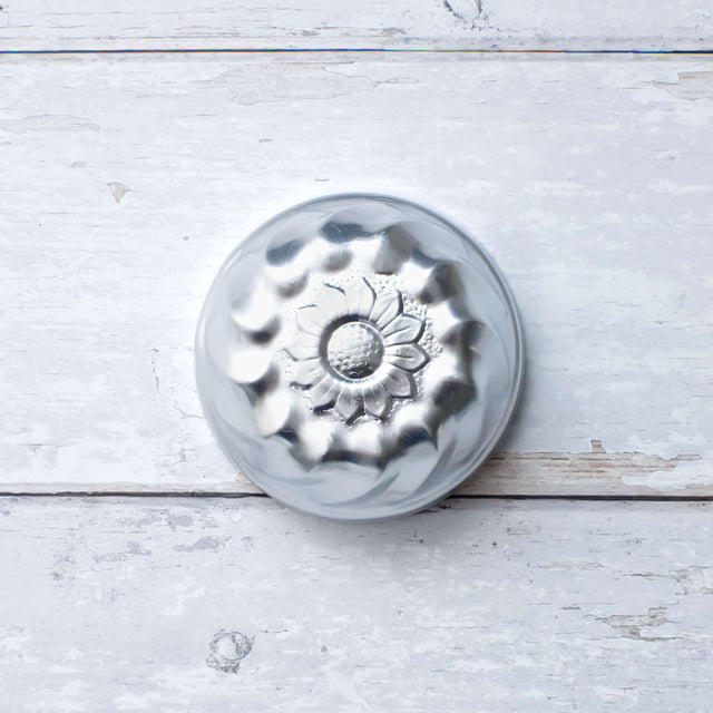 Mini Aluminium Sunflower Pudding / Jelly Mould 7cm