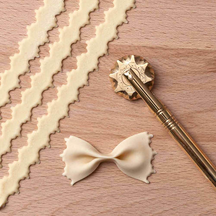 Bueautybox Fondant Ribbon Cutter Wheel Roller Pastry Mold Dough Embosser Noodle Cutter Tools for Pie Pastry Baking, Size: 23, White