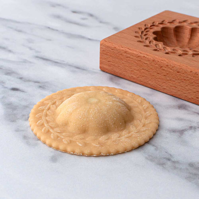 Wooden Single Ravioli 'Flower' Pasta Mould with tamper