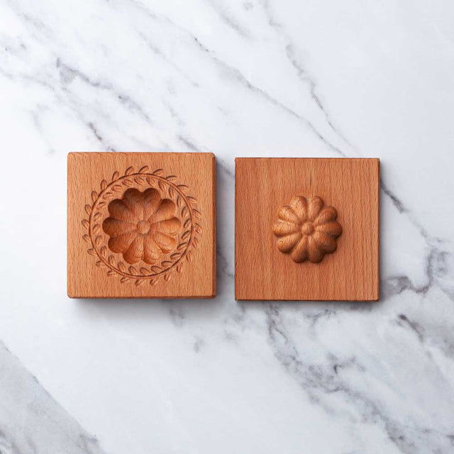 Wooden Single Ravioli 'Flower' Pasta Mould with tamper