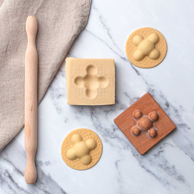 Wooden Single Ravioli 'Molecule' Pasta Mould with tamper